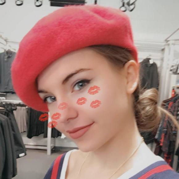 Meet your Posher, Jaxen - Picture 1 of 1